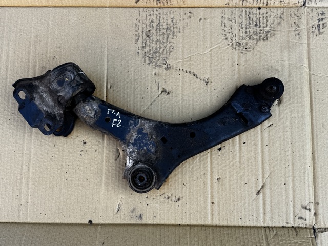 Важіль передній лівий LR007206 LAND ROVER