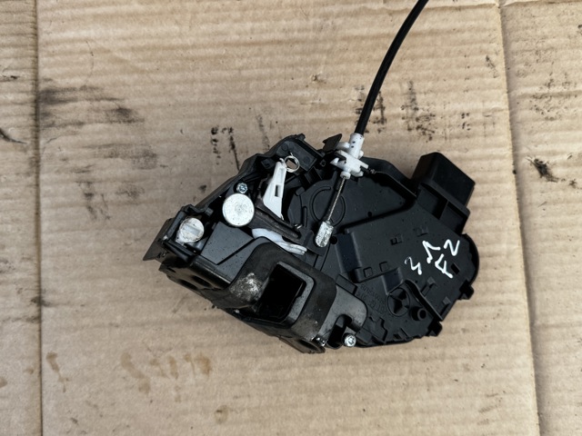 Замок задньої двері, лівої LR011303 LAND ROVER
