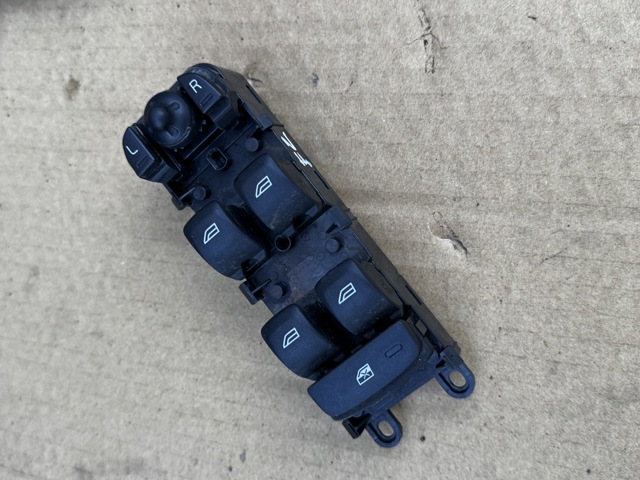 Кнопковий блок керування склопідіймачами передній лівий LR013883 LAND ROVER
