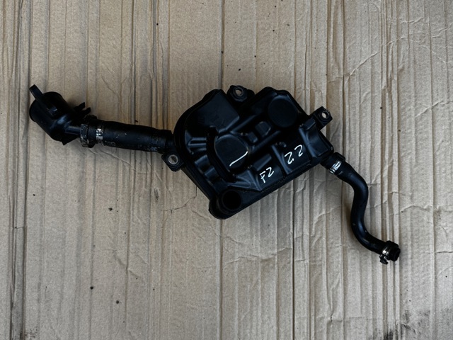 Масловіддільник газів LR025914 LAND ROVER