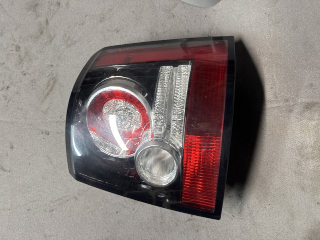 Задній правий стоп LR036151 LAND ROVER