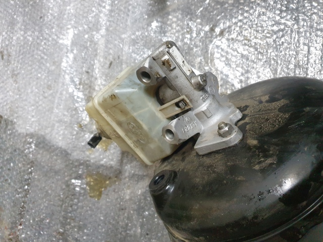 Циліндр гальмівний, головний SJJ500030 LAND ROVER
