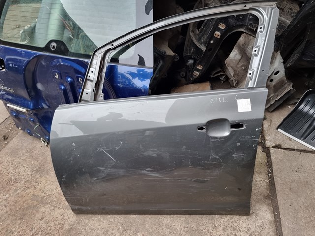 Двері передні, ліві 13285606 OPEL