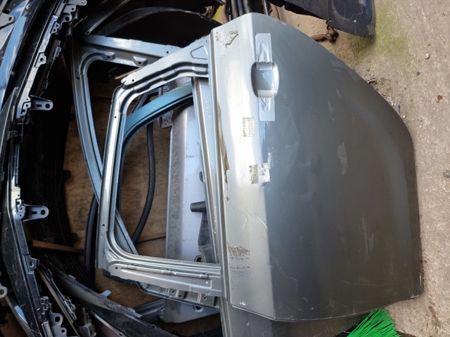Двері задні, ліві 13285610 OPEL