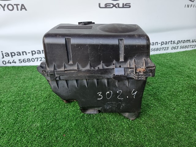 Корпус повітряного фільтра 1770028160 TOYOTA