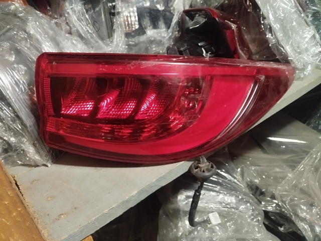 Задні ліхтарі 265505DC0B NISSAN