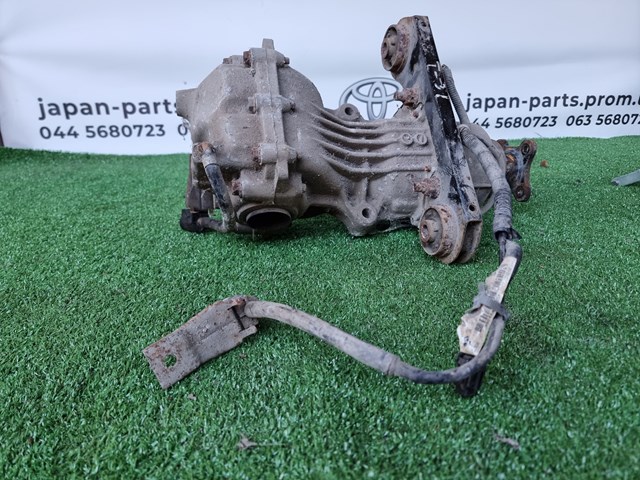 Редуктор колісний моста заднього 38300JD610 NISSAN