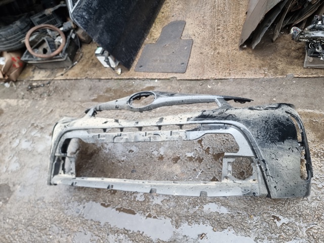 Бампер на авто 5211947650 TOYOTA
