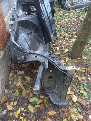 Рамка радіатора права 53029AN05A9P SUBARU