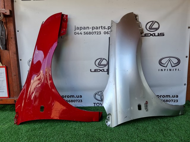 Переднє праве крило 5381105020 TOYOTA