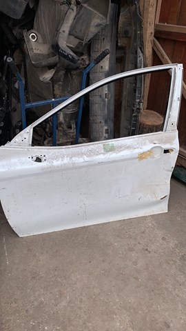 Водійські двері 6700206280 TOYOTA