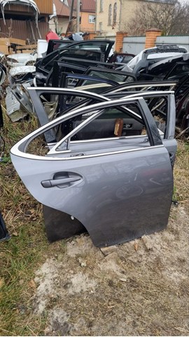 Двері задні в зборі 6700333230 TOYOTA