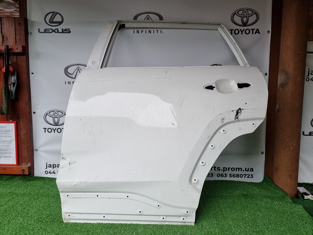 Двері задні, ліві Toyota RAV4 V