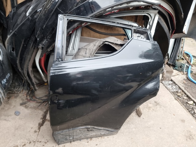 Двері задні 67004F4010 TOYOTA
