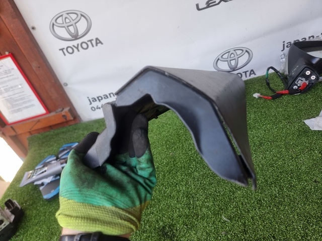 Молдинг передньої правої двері, нижній 7507342020 TOYOTA