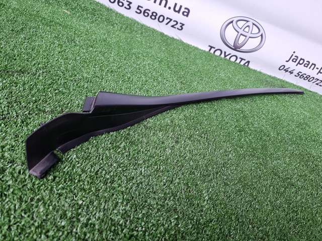 Захисна накладка вітрового скла права 7553548010 TOYOTA