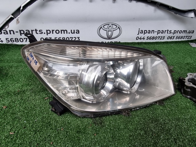 Фара основна права 8113042310 TOYOTA