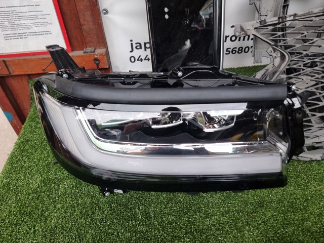 Права блок фара 8114560Q51 TOYOTA