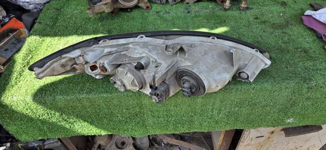 Блок фара ліва 8117033440 TOYOTA