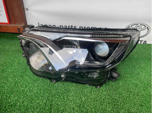 Фара дальнього світла в зборі 8117042650 TOYOTA