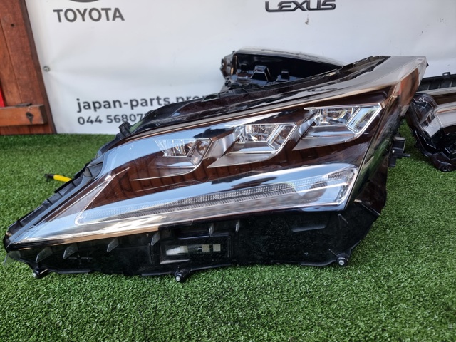 Основна фара в зборі ліва 8118548D40 TOYOTA
