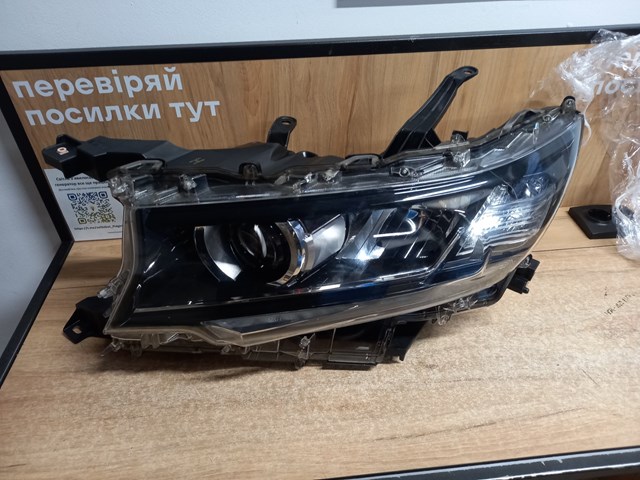 Фара ліва передня 8118560N20 TOYOTA