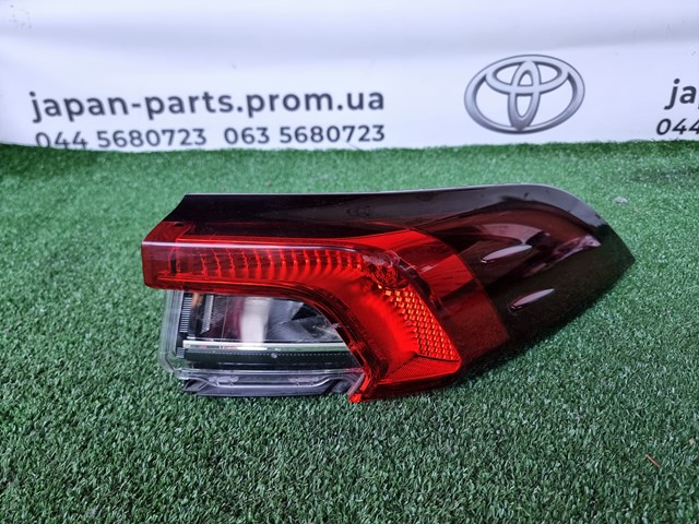 Фара задня права зовнішня 8155102D11 TOYOTA