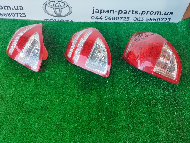Ліхтар задній правий 8155142120 TOYOTA