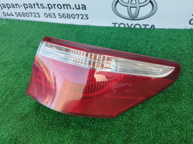 Задній правий зовнішній ліхтар 8155150170 TOYOTA