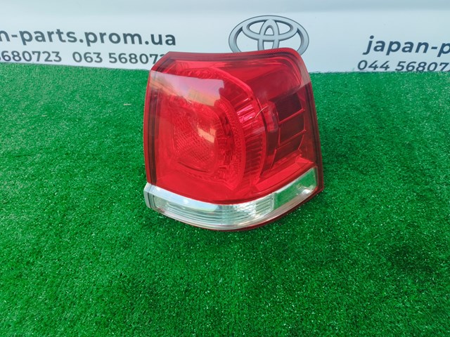 Фара задня права зовнішня 8155160820 TOYOTA
