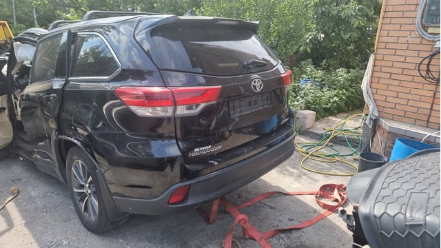 Задній лівий зовнішній ліхтар 815600E161 TOYOTA
