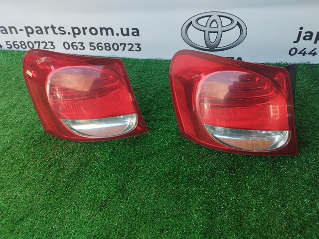 Задній лівий зовнішній ліхтар 8156130A40 TOYOTA