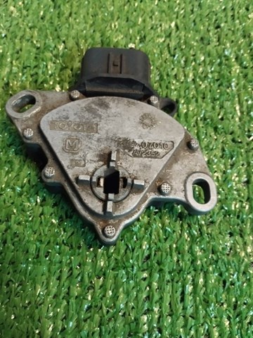 Датчик нейтралки 8454007010 TOYOTA