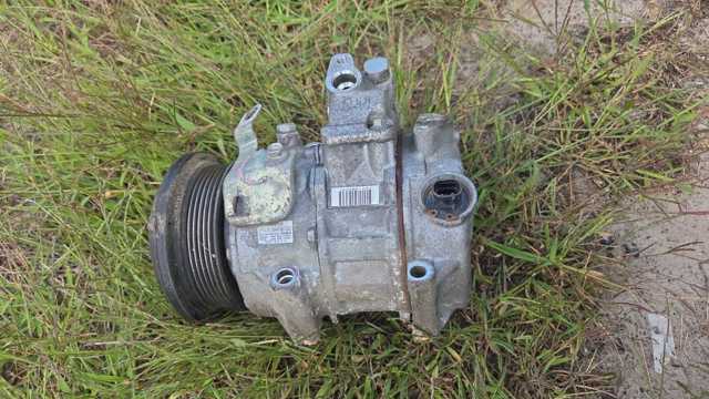 Компресор кондиціонера 883100T020 TOYOTA
