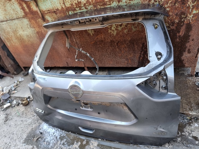 Задні двері багажника 9001A7FR0B NISSAN