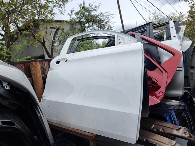 Дверка передня права A1677200600 MERCEDES