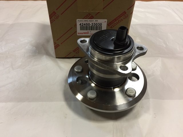 Маточина задня права 4245033030 TOYOTA