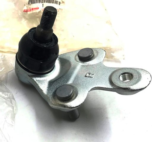 Кульова опора, нижня, права 4333049165 TOYOTA