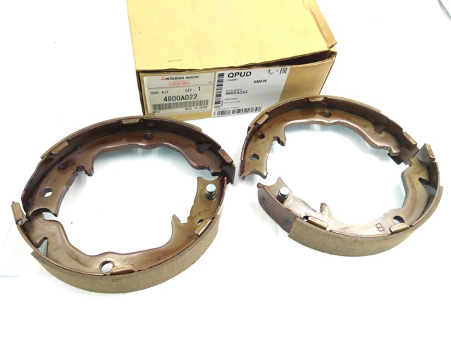 Колодки стоянкового гальма 4800A022 MITSUBISHI