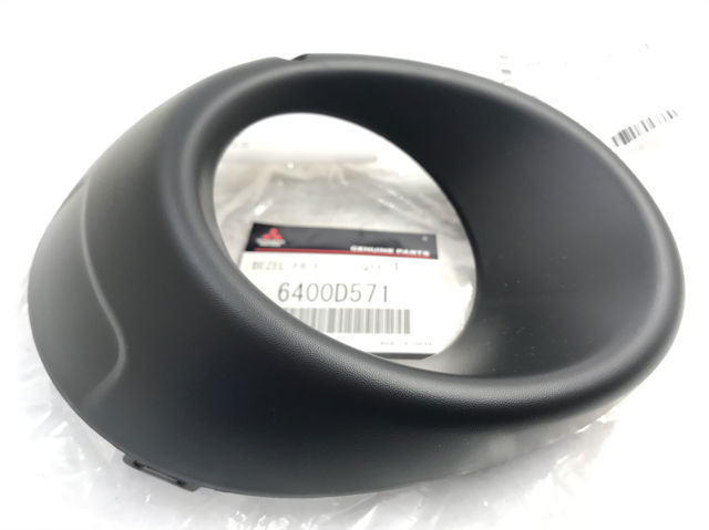 Ободок фари протитуманной 6400D571 MITSUBISHI