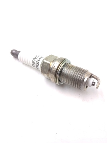 Свічки запалювання (запальні) і дроти K16RU11 DENSO