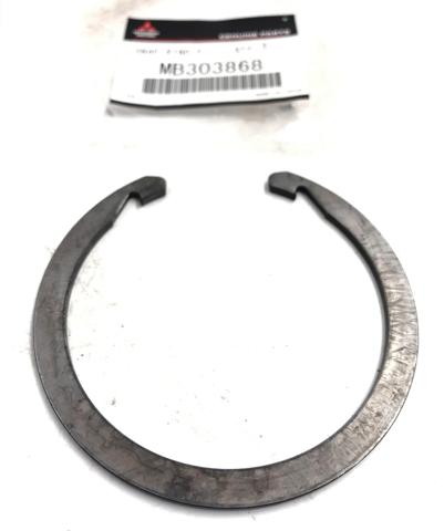 Кільце стопорне підшипника передньої маточини MB303868 MITSUBISHI