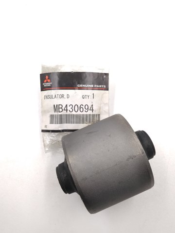 Сайлентблок траверси кріплення переднього редуктора, лівий MB430694 MITSUBISHI