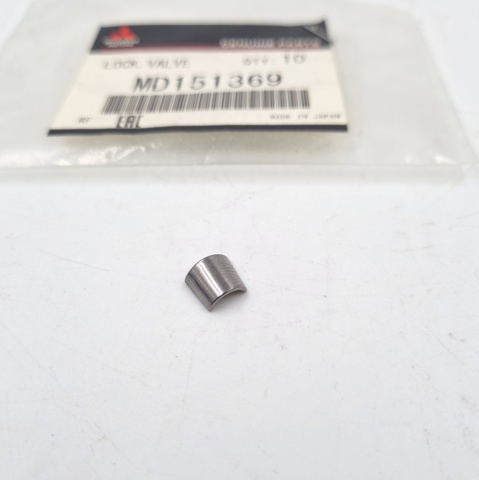 Сухарі клапана MD151369 MITSUBISHI