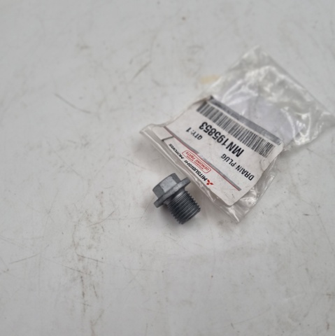 Пробка піддона двигуна MN195853 MITSUBISHI