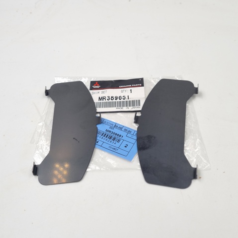 Притискна пружина колодки MR389651 MITSUBISHI