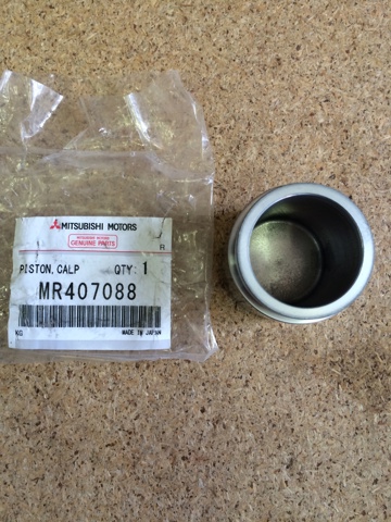 Поршень супорту гальмівного, переднього MR407088 MITSUBISHI