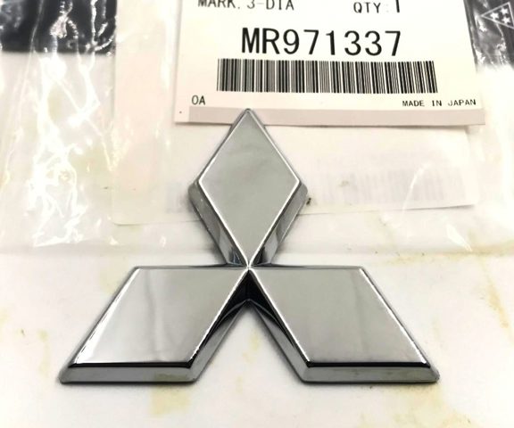 Фірмовий значок на кришку багажника MR971337 MITSUBISHI