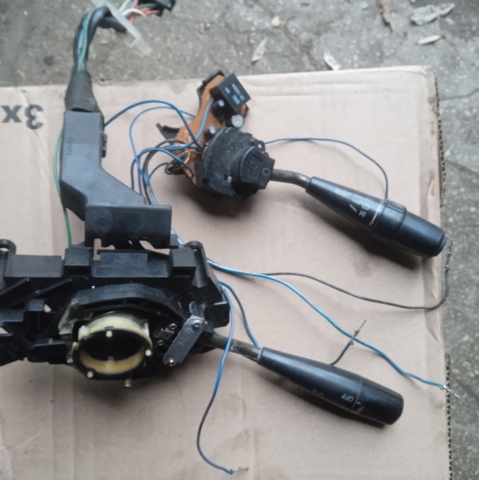 Перемикач підрульовий, в зборі 8431033070 TOYOTA