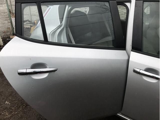 Двері пасажирські задні праві HBA0M3NAMA NISSAN